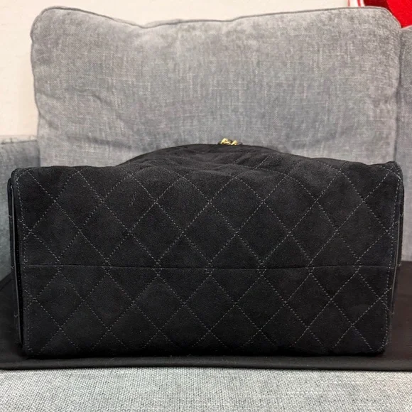 Chanel 25 Hobo Bag Medium Black Suede - Picture 8 of 16